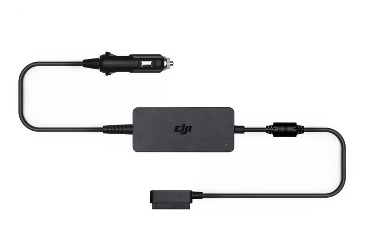 DJI Mavic nab�je� do auta