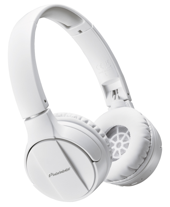 Pioneer n�hlavn� sluch�tka s BT b�l�