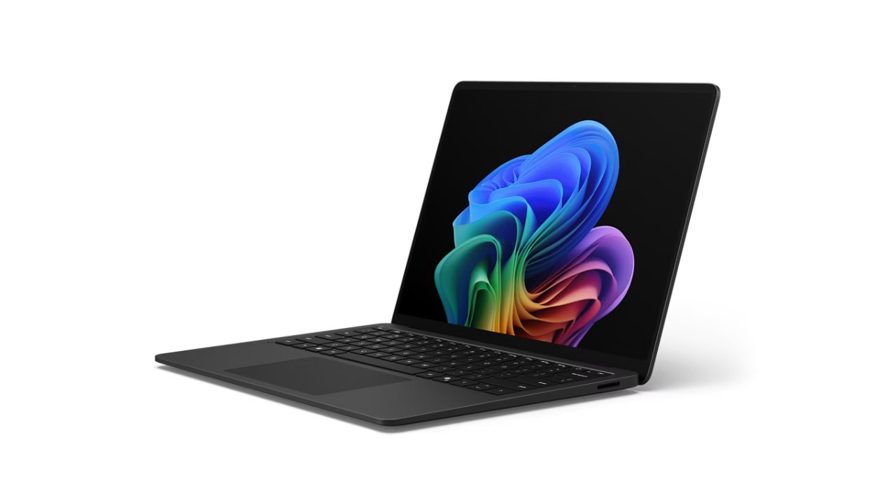 Microsoft Surface Laptop 13.8'' (8. edice)/U7-366H/13,8''/2304x1536/T/32GB/512GB/Intel int/W11P/Black/