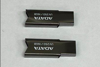 ADATA UV250 16GB kovová / AUV250-16G-RBK